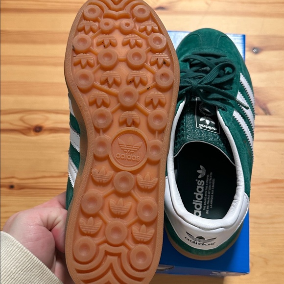 Adidas men’s size 4.5/women’s size 5.5 gazelle indoor - Picture 4 of 5